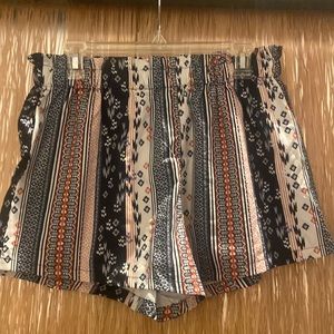 Frill waist tribal print shorts